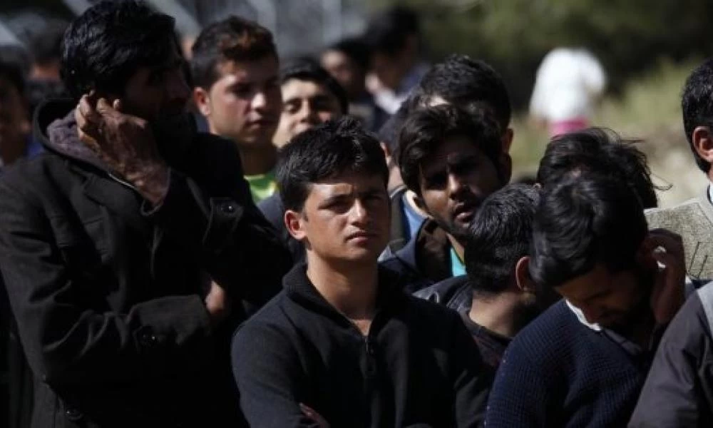 Παράνομοι μετανάστες με καραμπίνες... λήστεψαν έξι παράνομους μετανάστες!